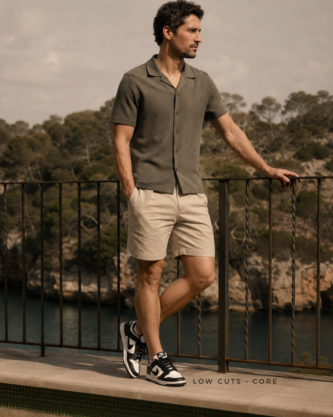 Man wearing low-cut trainers with ÖNDÖRQ Elevate Core insoles